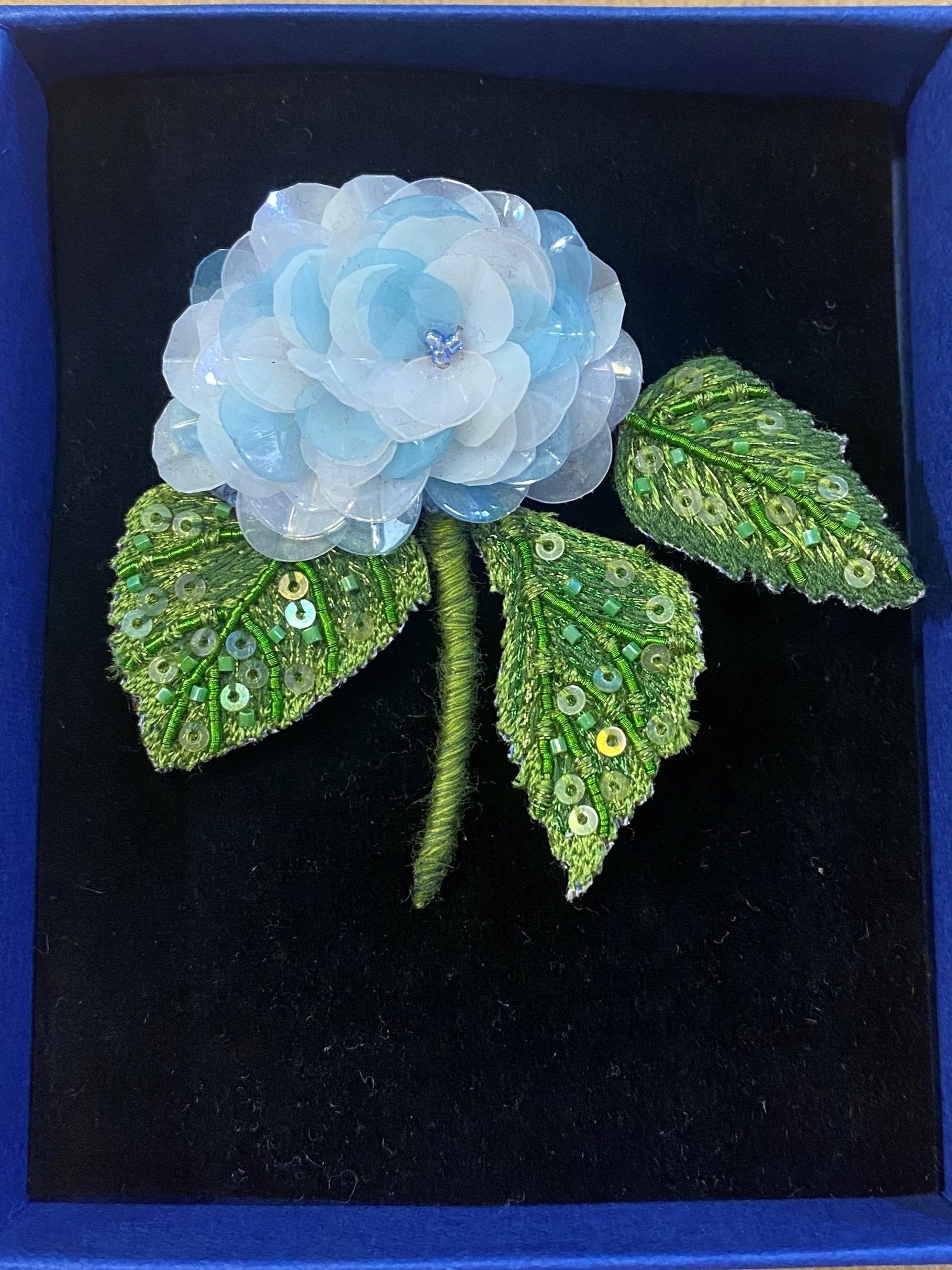 Brooch Hydranger